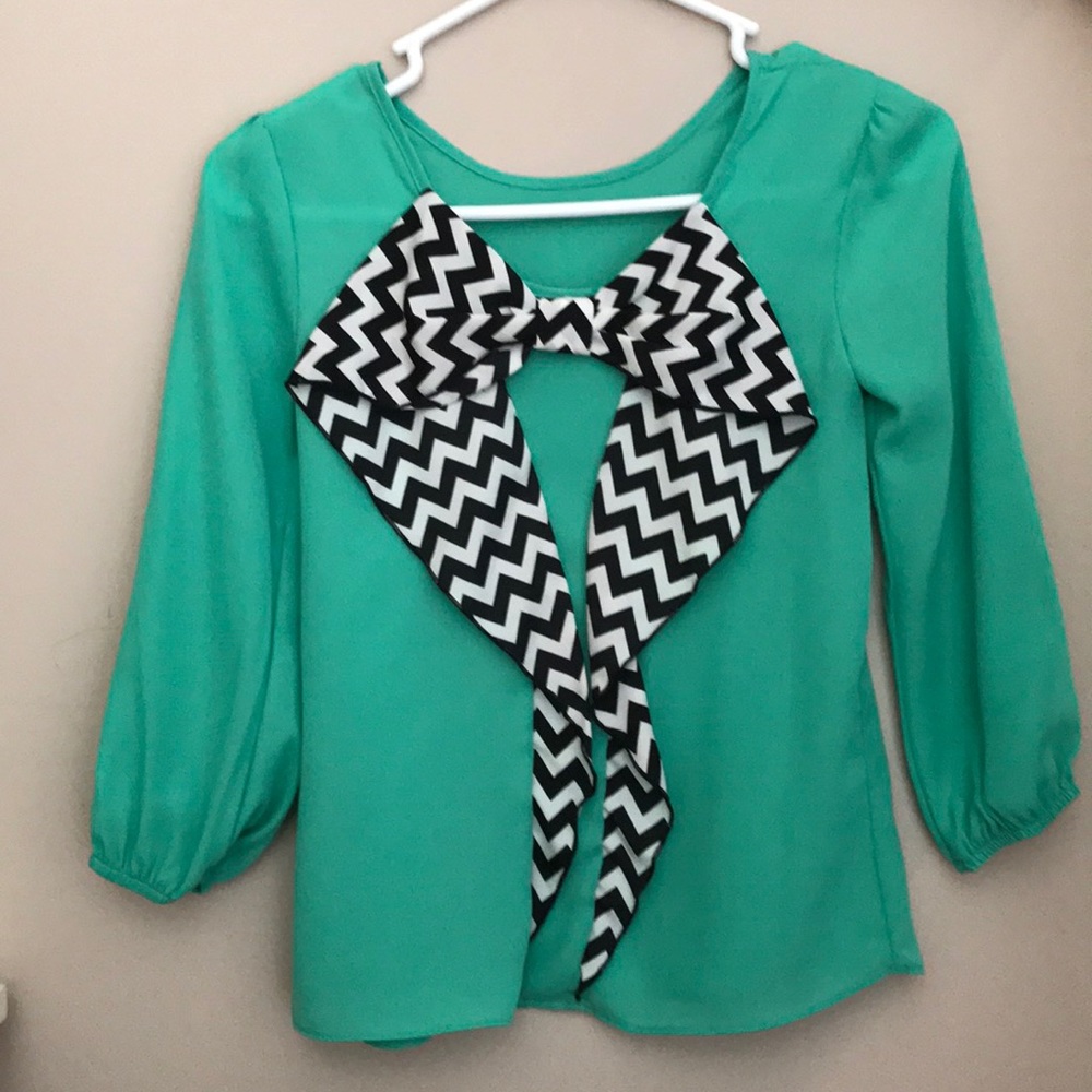 Bow back shirt